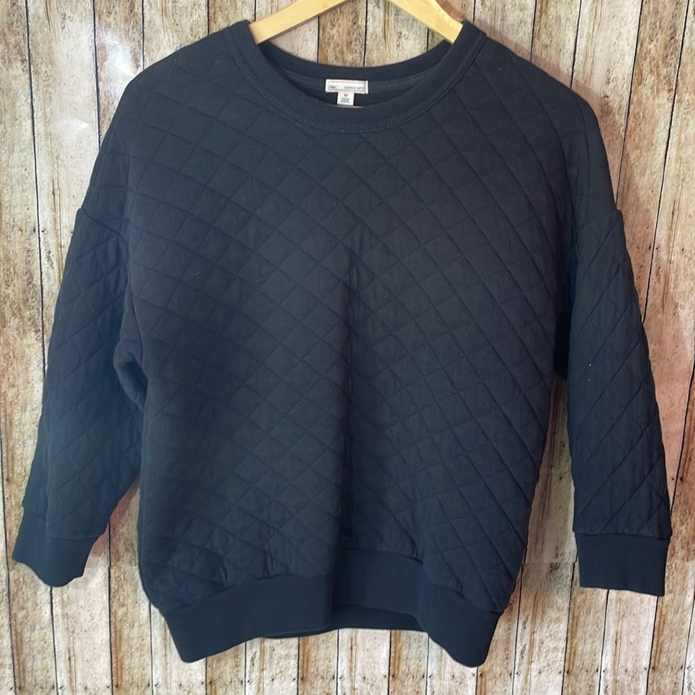 Black quilted gently used xs sweater.